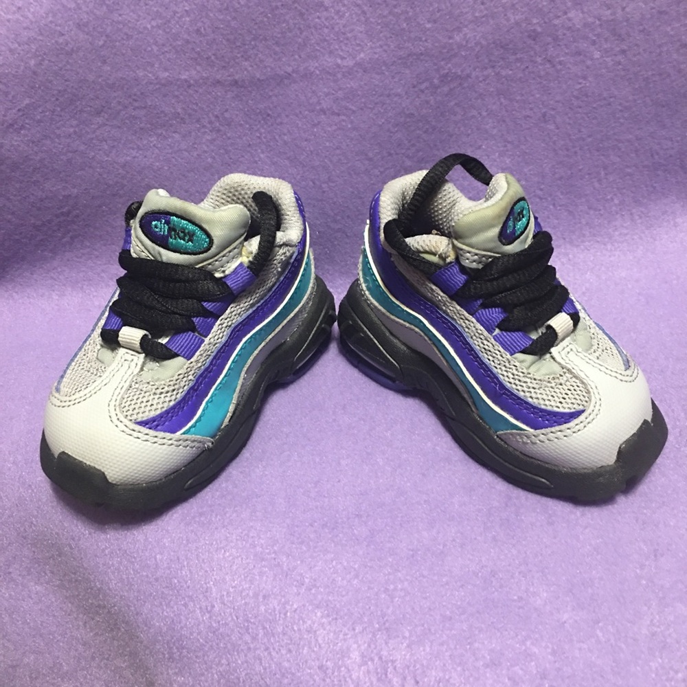 Nike Air Max 95 unisex sneakers size 2c